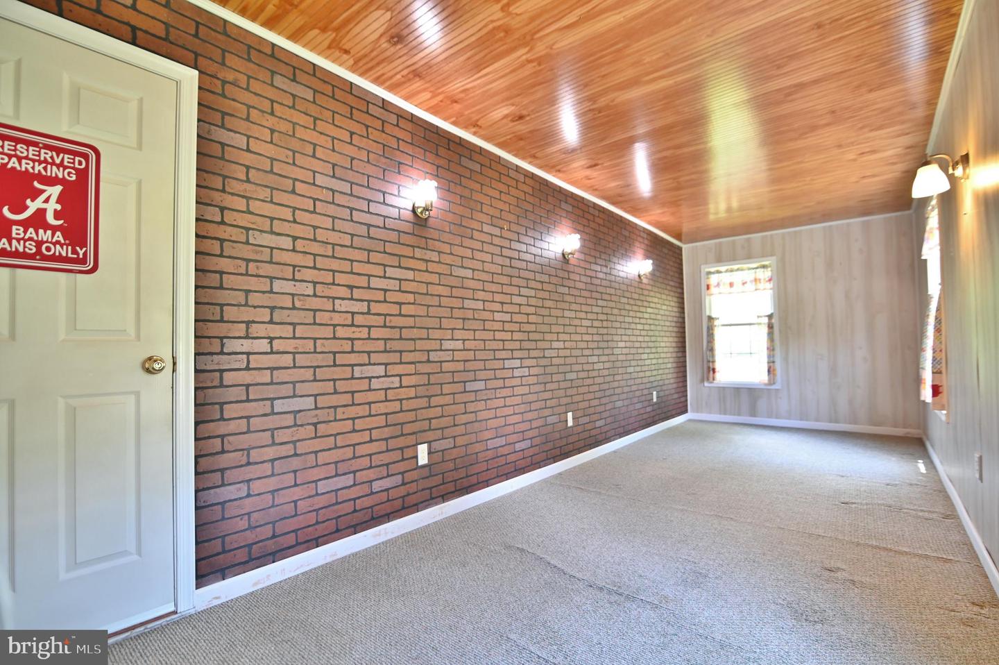 1956 MAURERTOWN MILL RD, MAURERTOWN, Virginia 22644, 3 Bedrooms Bedrooms, ,2 BathroomsBathrooms,Residential,For sale,1956 MAURERTOWN MILL RD,VASH2011574 MLS # VASH2011574