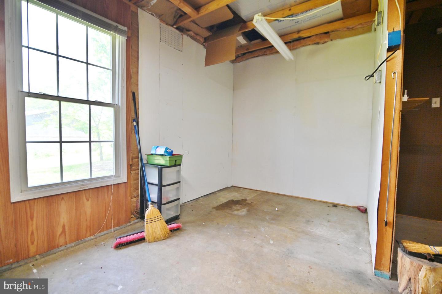 1956 MAURERTOWN MILL RD, MAURERTOWN, Virginia 22644, 3 Bedrooms Bedrooms, ,2 BathroomsBathrooms,Residential,For sale,1956 MAURERTOWN MILL RD,VASH2011574 MLS # VASH2011574