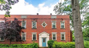 1311 ABINGDON DR E #2, ALEXANDRIA, Virginia 22314, 1 Bedroom Bedrooms, ,1 BathroomBathrooms,Residential,For sale,1311 ABINGDON DR E #2,VAAX2045720 MLS # VAAX2045720