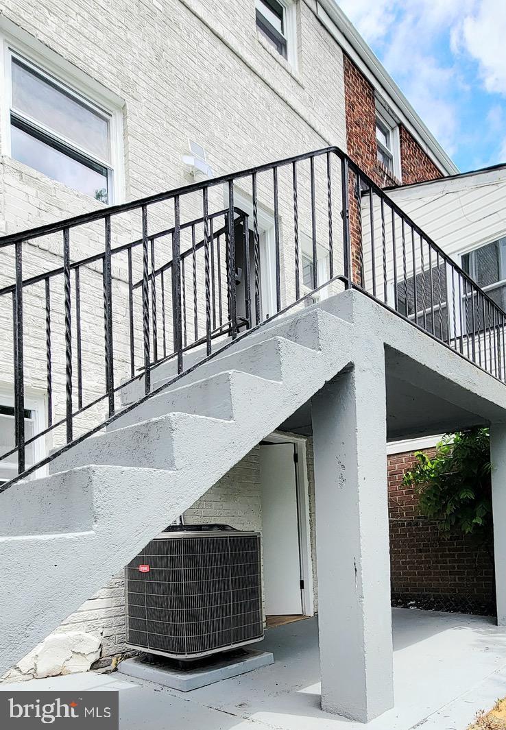 139 WILMINGTON PL SE, WASHINGTON, District Of Columbia 20032, 3 Bedrooms Bedrooms, ,2 BathroomsBathrooms,Residential,For sale,139 WILMINGTON PL SE,DCDC2202484 MLS # DCDC2202484