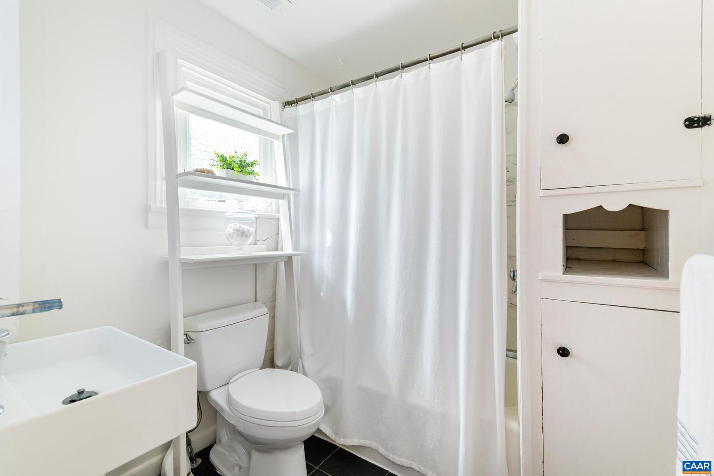 816 BELMONT AVE, CHARLOTTESVILLE, Virginia 22902, 3 Bedrooms Bedrooms, ,1 BathroomBathrooms,Residential,For sale,816 BELMONT AVE,664919 MLS # 664919