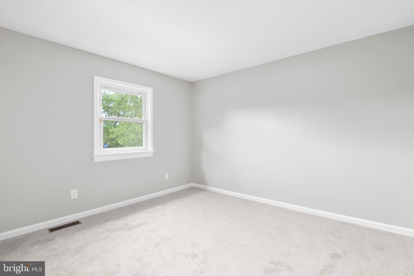 231 IVANHOE CT, FREDERICKSBURG, Virginia 22401, 2 Bedrooms Bedrooms, ,1 BathroomBathrooms,Residential,For sale,231 IVANHOE CT,VAFB2008300 MLS # VAFB2008300