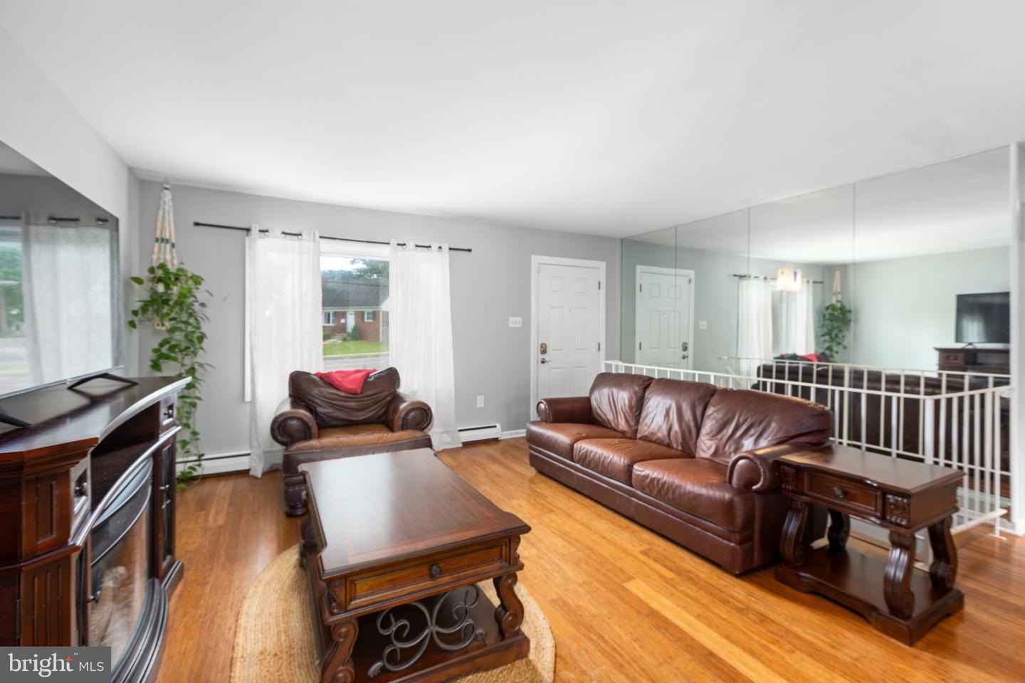 1704 HORNER RD, WOODBRIDGE, Virginia 22191, 4 Bedrooms Bedrooms, ,2 BathroomsBathrooms,Residential,For sale,1704 HORNER RD,VAPW2095566 MLS # VAPW2095566