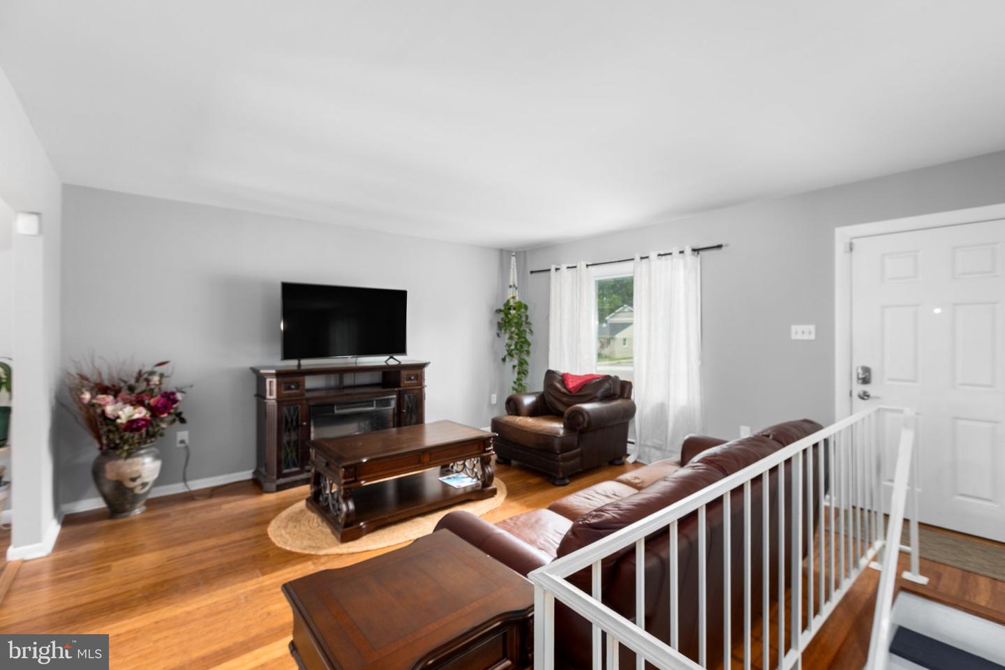 1704 HORNER RD, WOODBRIDGE, Virginia 22191, 4 Bedrooms Bedrooms, ,2 BathroomsBathrooms,Residential,For sale,1704 HORNER RD,VAPW2095566 MLS # VAPW2095566