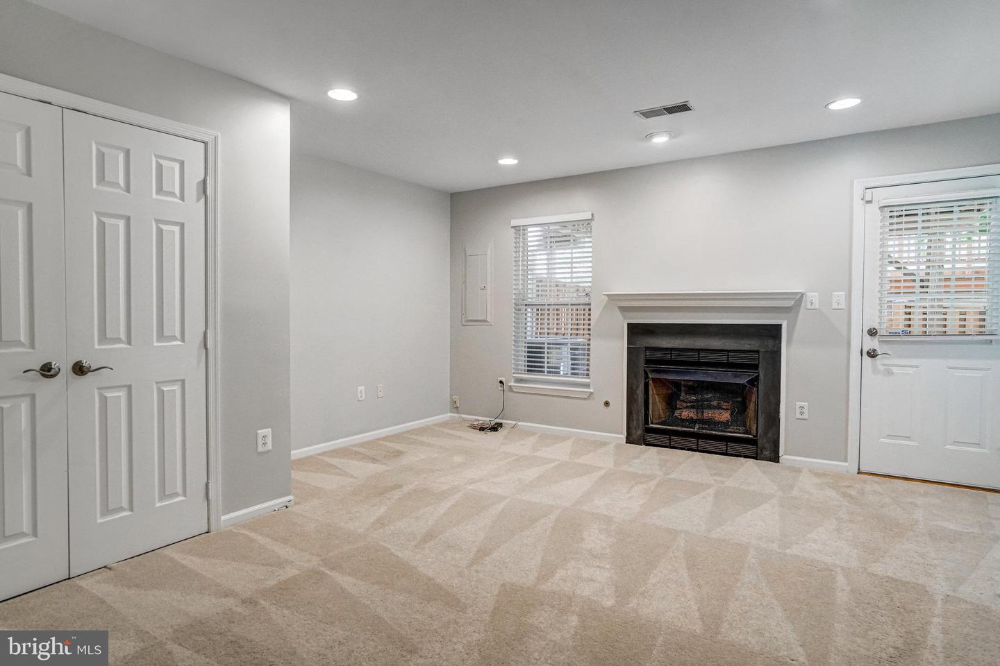 6947 LERWICK CT, ALEXANDRIA, Virginia 22315, 3 Bedrooms Bedrooms, ,2 BathroomsBathrooms,Residential,For sale,6947 LERWICK CT,VAFX2243002 MLS # VAFX2243002