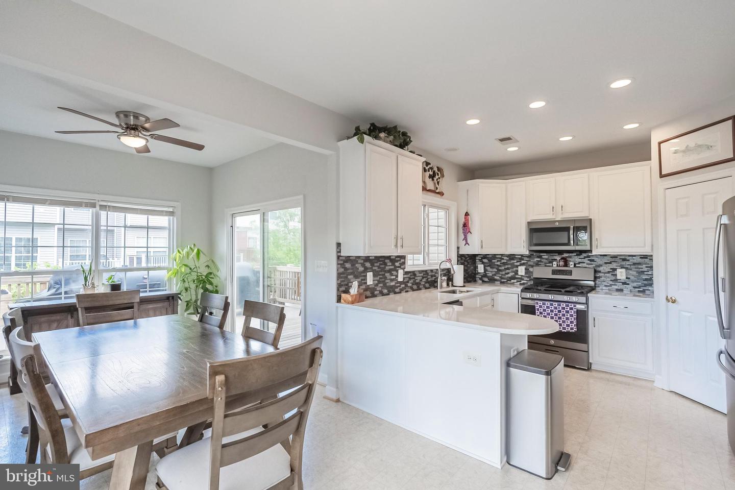 222 HAWKS VIEW SQ SE, LEESBURG, Virginia 20175, 3 Bedrooms Bedrooms, ,2 BathroomsBathrooms,Residential,For sale,222 HAWKS VIEW SQ SE,VALO2097784 MLS # VALO2097784