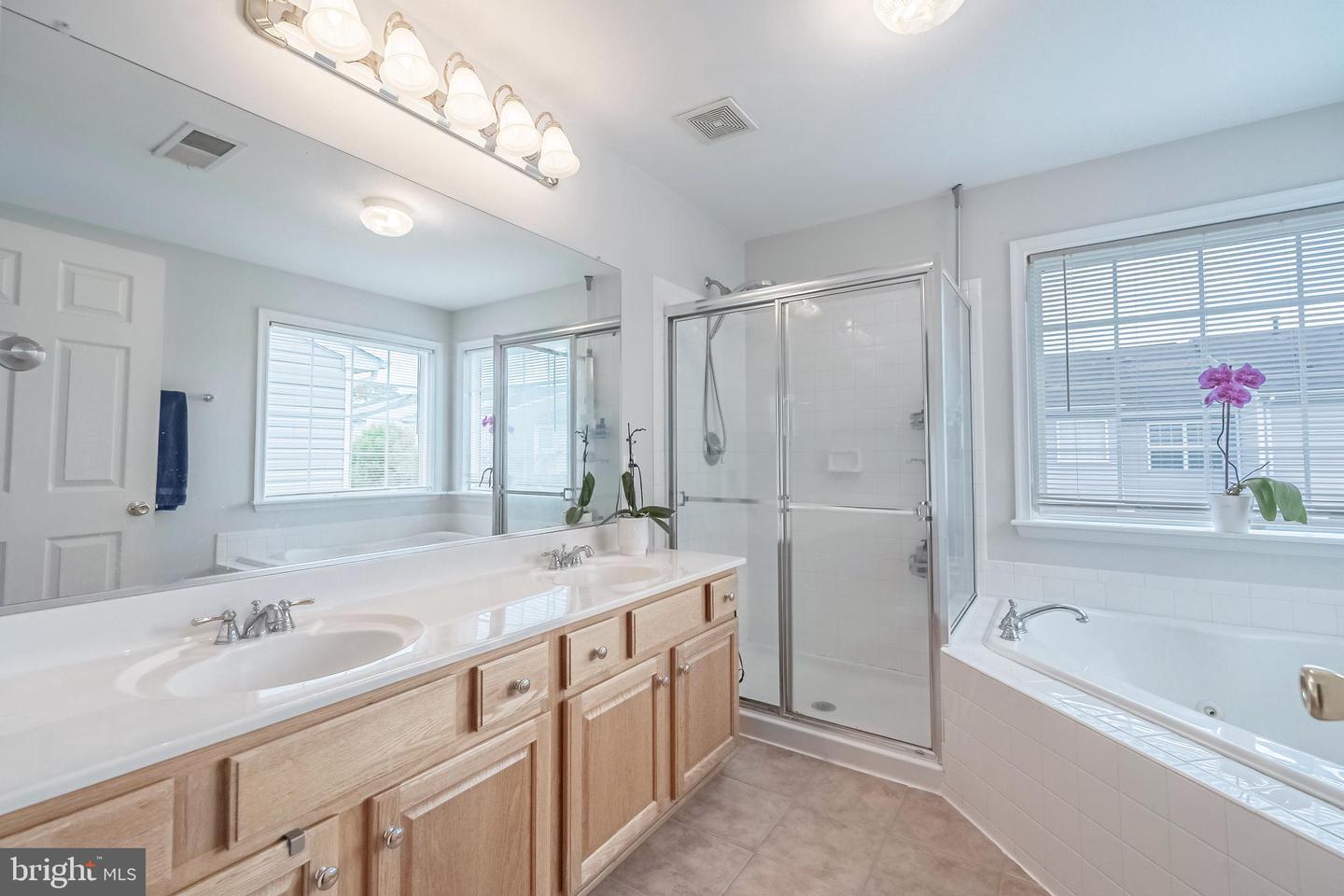 222 HAWKS VIEW SQ SE, LEESBURG, Virginia 20175, 3 Bedrooms Bedrooms, ,2 BathroomsBathrooms,Residential,For sale,222 HAWKS VIEW SQ SE,VALO2097784 MLS # VALO2097784