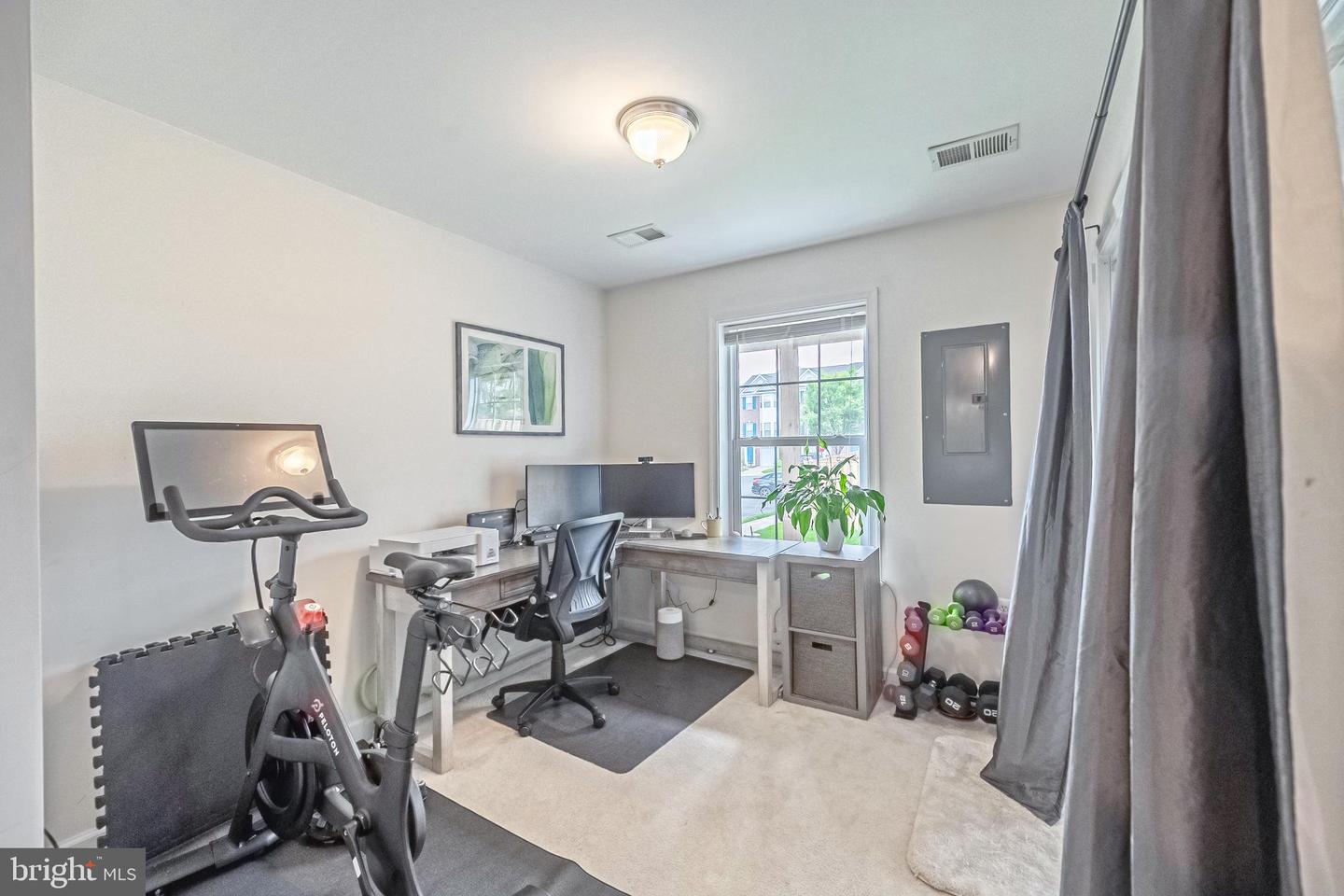 222 HAWKS VIEW SQ SE, LEESBURG, Virginia 20175, 3 Bedrooms Bedrooms, ,2 BathroomsBathrooms,Residential,For sale,222 HAWKS VIEW SQ SE,VALO2097784 MLS # VALO2097784