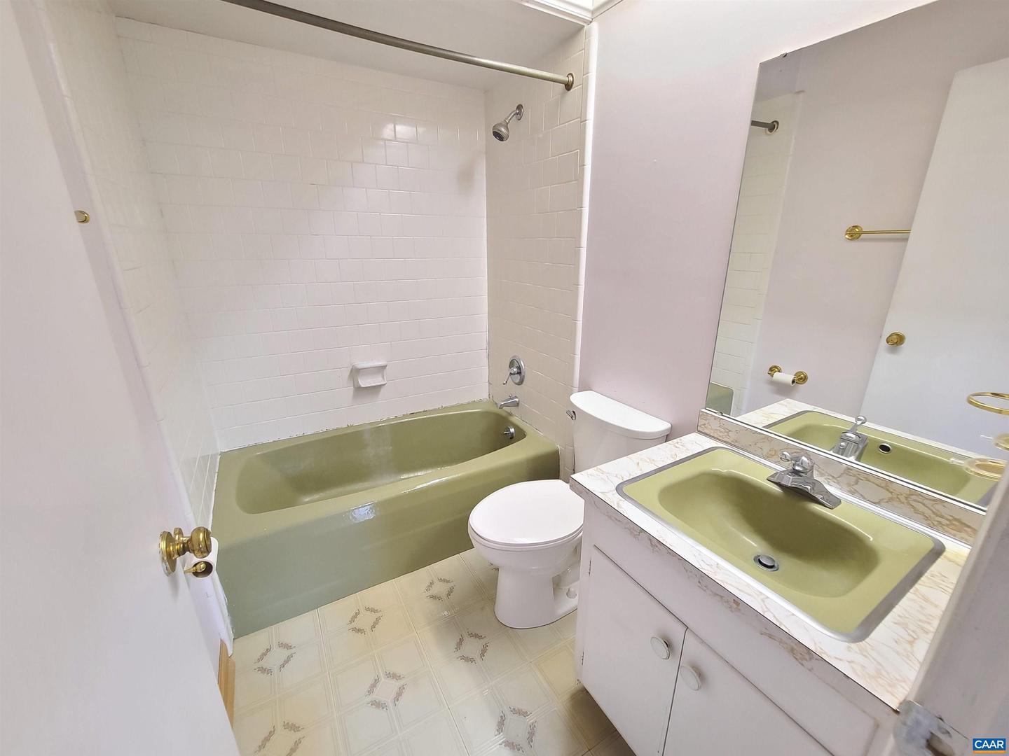 120 GEORGETOWN GREEN, CHARLOTTESVILLE, Virginia 22901, 4 Bedrooms Bedrooms, ,3 BathroomsBathrooms,Residential,For sale,120 GEORGETOWN GREEN,664959 MLS # 664959