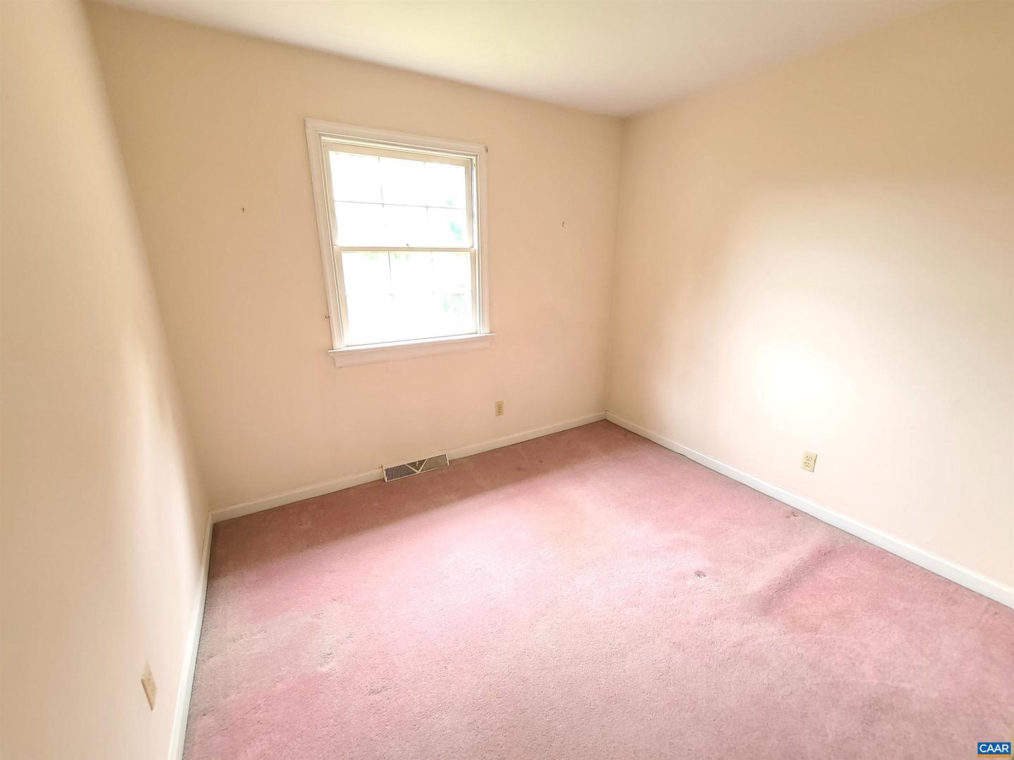 120 GEORGETOWN GREEN, CHARLOTTESVILLE, Virginia 22901, 4 Bedrooms Bedrooms, ,3 BathroomsBathrooms,Residential,For sale,120 GEORGETOWN GREEN,664959 MLS # 664959