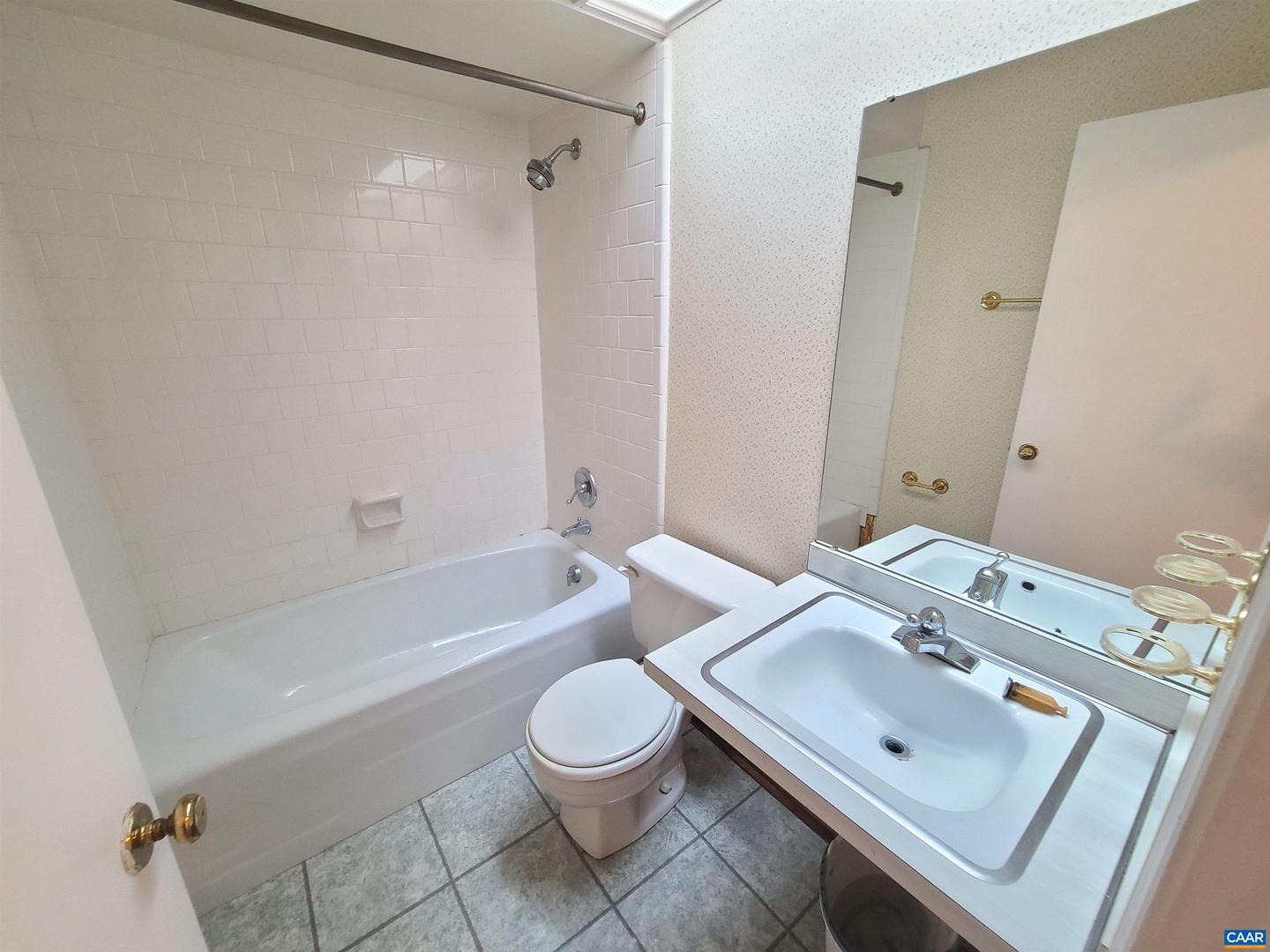 120 GEORGETOWN GREEN, CHARLOTTESVILLE, Virginia 22901, 4 Bedrooms Bedrooms, ,3 BathroomsBathrooms,Residential,For sale,120 GEORGETOWN GREEN,664959 MLS # 664959