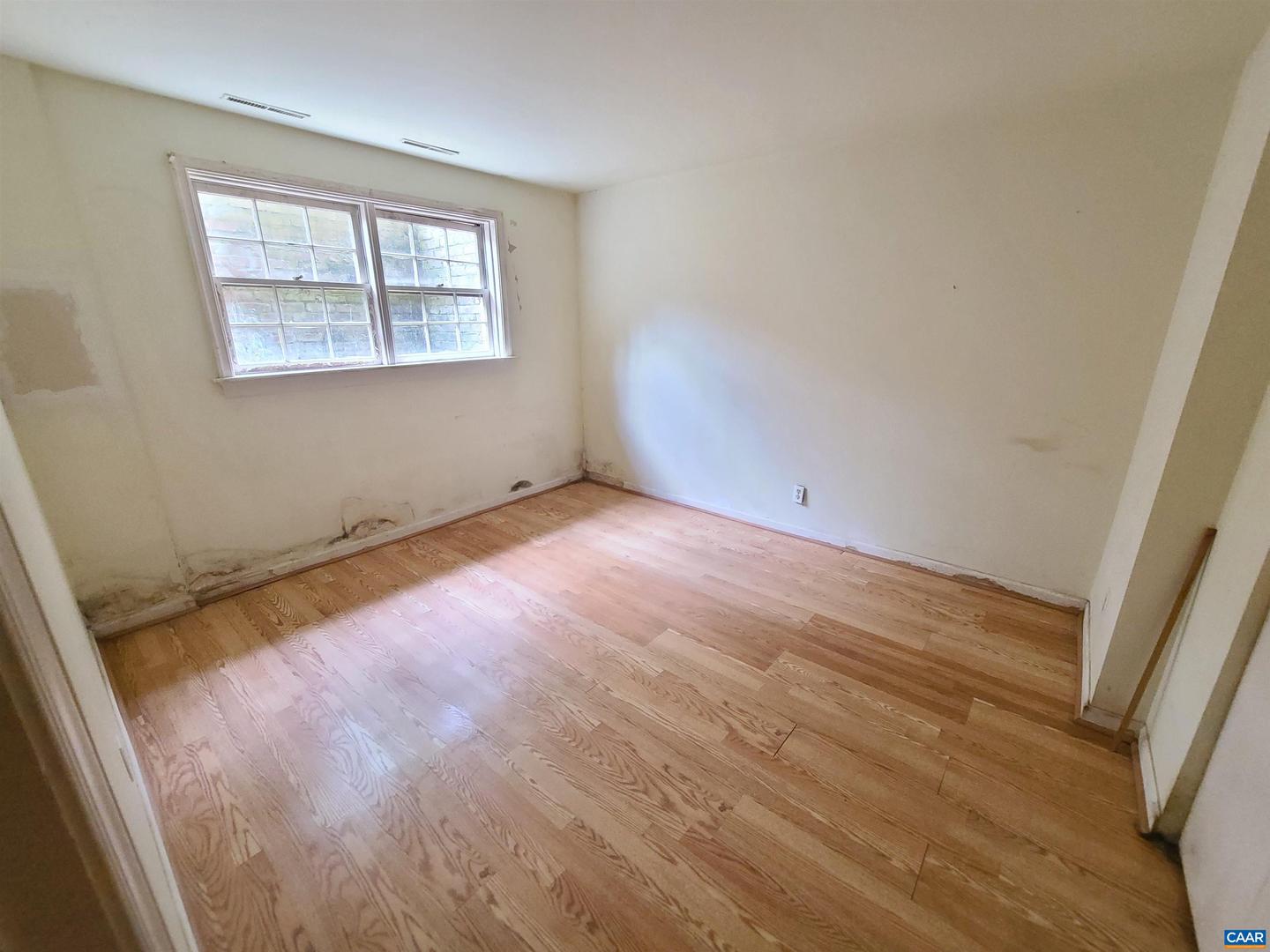 120 GEORGETOWN GREEN, CHARLOTTESVILLE, Virginia 22901, 4 Bedrooms Bedrooms, ,3 BathroomsBathrooms,Residential,For sale,120 GEORGETOWN GREEN,664959 MLS # 664959