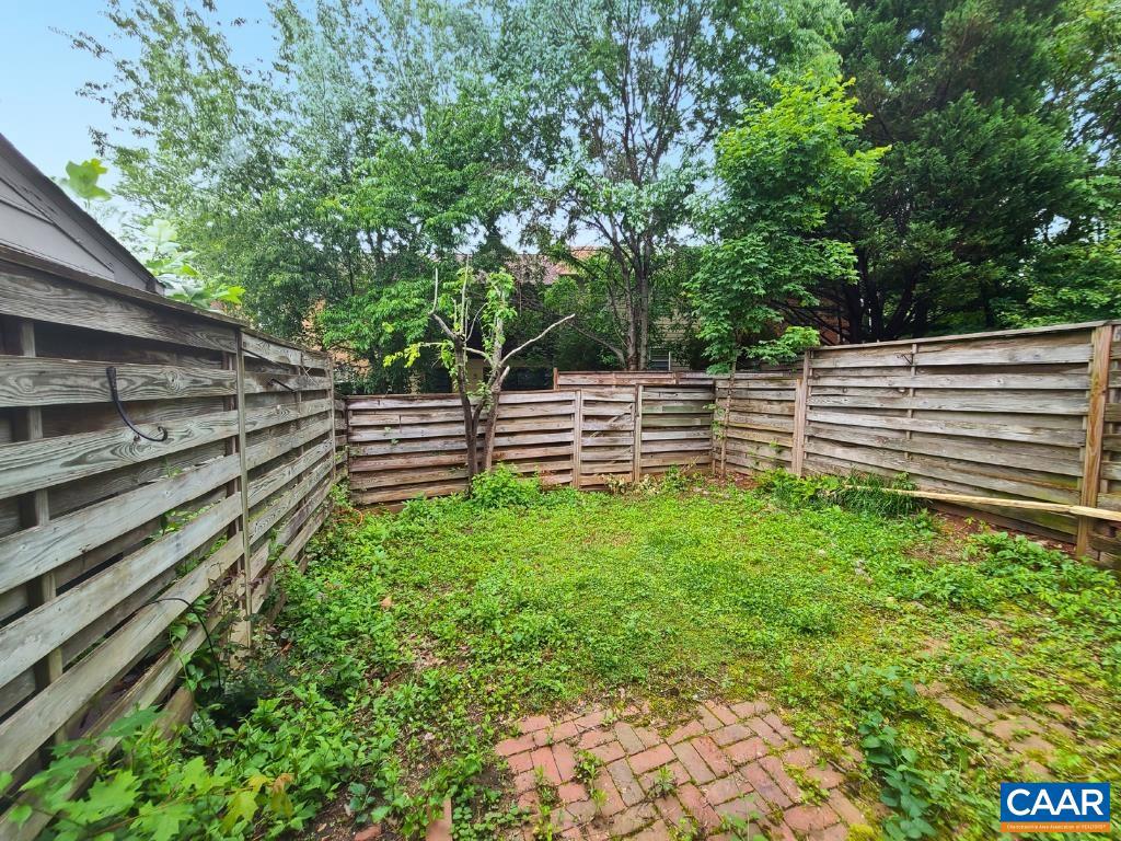 120 GEORGETOWN GREEN, CHARLOTTESVILLE, Virginia 22901, 4 Bedrooms Bedrooms, ,3 BathroomsBathrooms,Residential,For sale,120 GEORGETOWN GREEN,664959 MLS # 664959