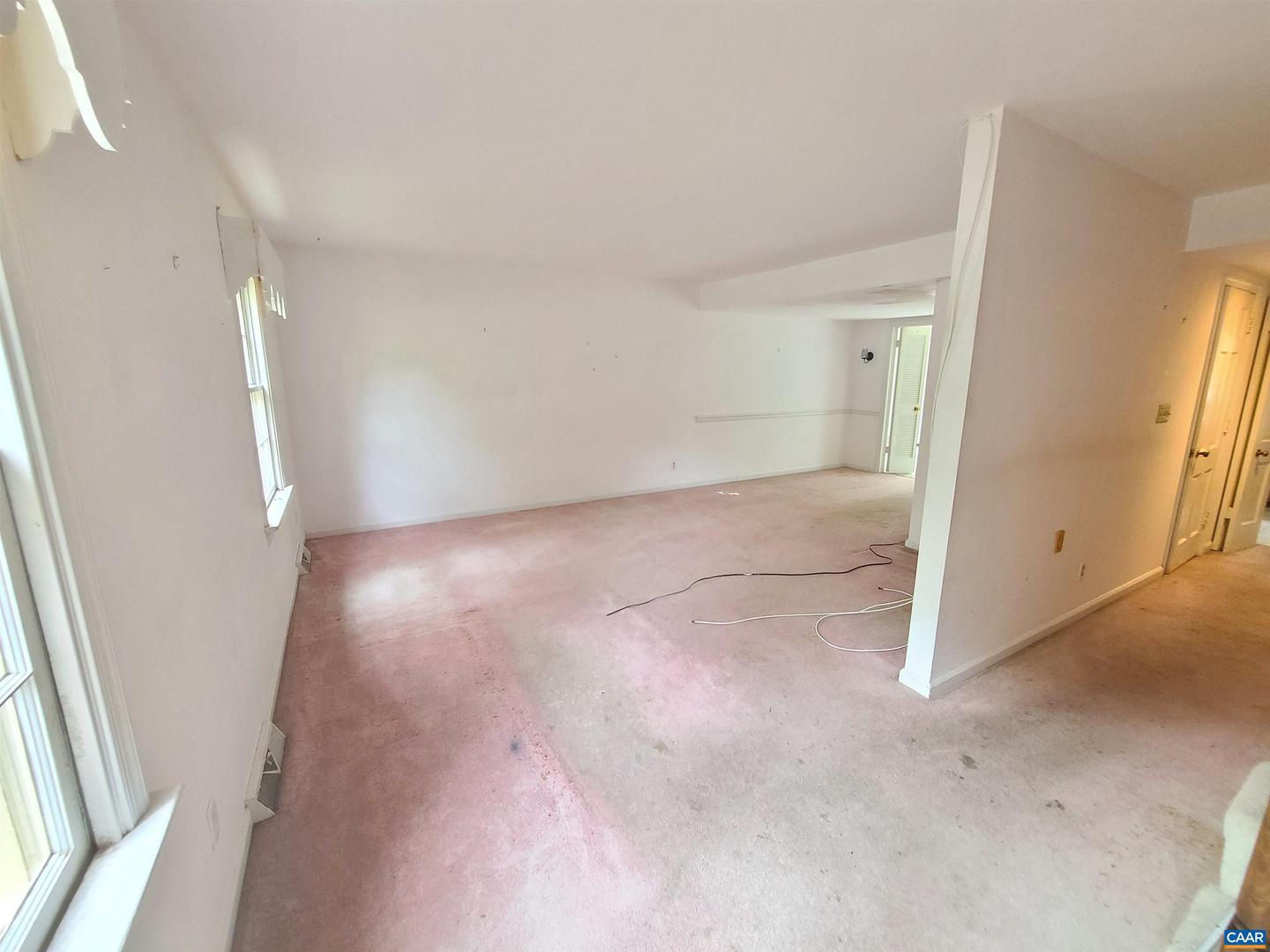 120 GEORGETOWN GREEN, CHARLOTTESVILLE, Virginia 22901, 4 Bedrooms Bedrooms, ,3 BathroomsBathrooms,Residential,For sale,120 GEORGETOWN GREEN,664959 MLS # 664959