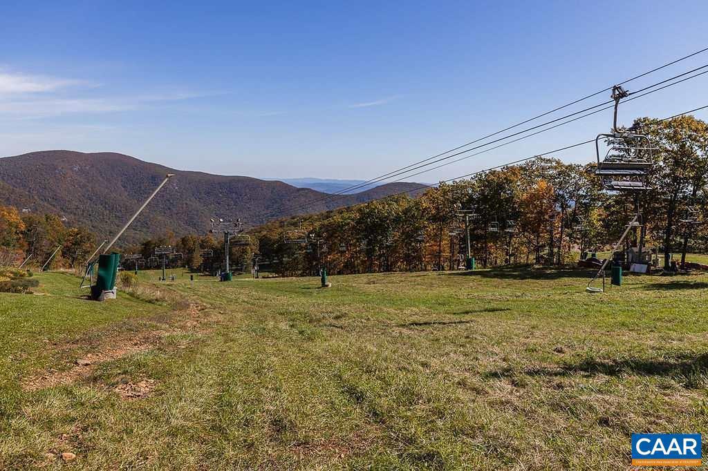 962 DIAMOND HILL CONDOS, WINTERGREEN RESORT, Virginia 22967, 2 Bedrooms Bedrooms, ,2 BathroomsBathrooms,Residential,For sale,962 DIAMOND HILL CONDOS,664937 MLS # 664937