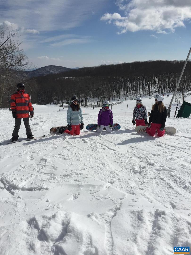 962 DIAMOND HILL CONDOS, WINTERGREEN RESORT, Virginia 22967, 2 Bedrooms Bedrooms, ,2 BathroomsBathrooms,Residential,For sale,962 DIAMOND HILL CONDOS,664937 MLS # 664937