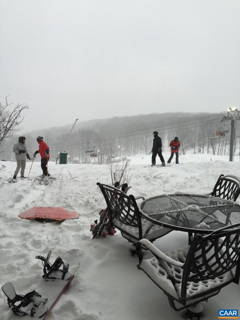 962 DIAMOND HILL CONDOS, WINTERGREEN RESORT, Virginia 22967, 2 Bedrooms Bedrooms, ,2 BathroomsBathrooms,Residential,For sale,962 DIAMOND HILL CONDOS,664937 MLS # 664937