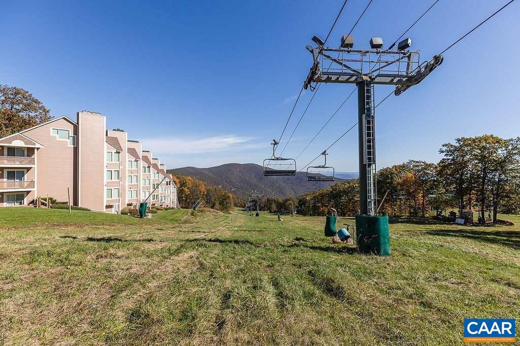 962 DIAMOND HILL CONDOS, WINTERGREEN RESORT, Virginia 22967, 2 Bedrooms Bedrooms, ,2 BathroomsBathrooms,Residential,For sale,962 DIAMOND HILL CONDOS,664937 MLS # 664937