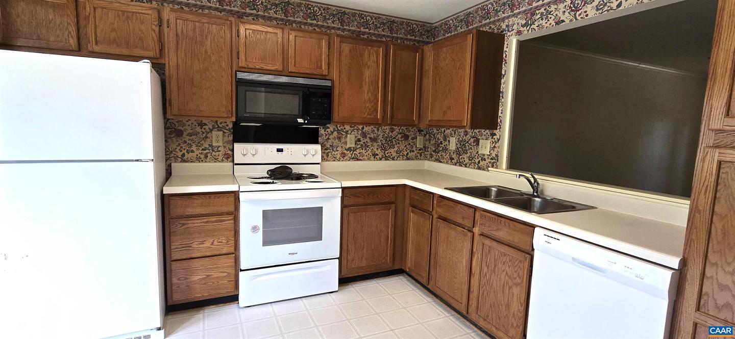 1273 CLIFDEN GREENE, CHARLOTTESVILLE, Virginia 22901, 3 Bedrooms Bedrooms, ,2 BathroomsBathrooms,Residential,For sale,1273 CLIFDEN GREENE,664963 MLS # 664963