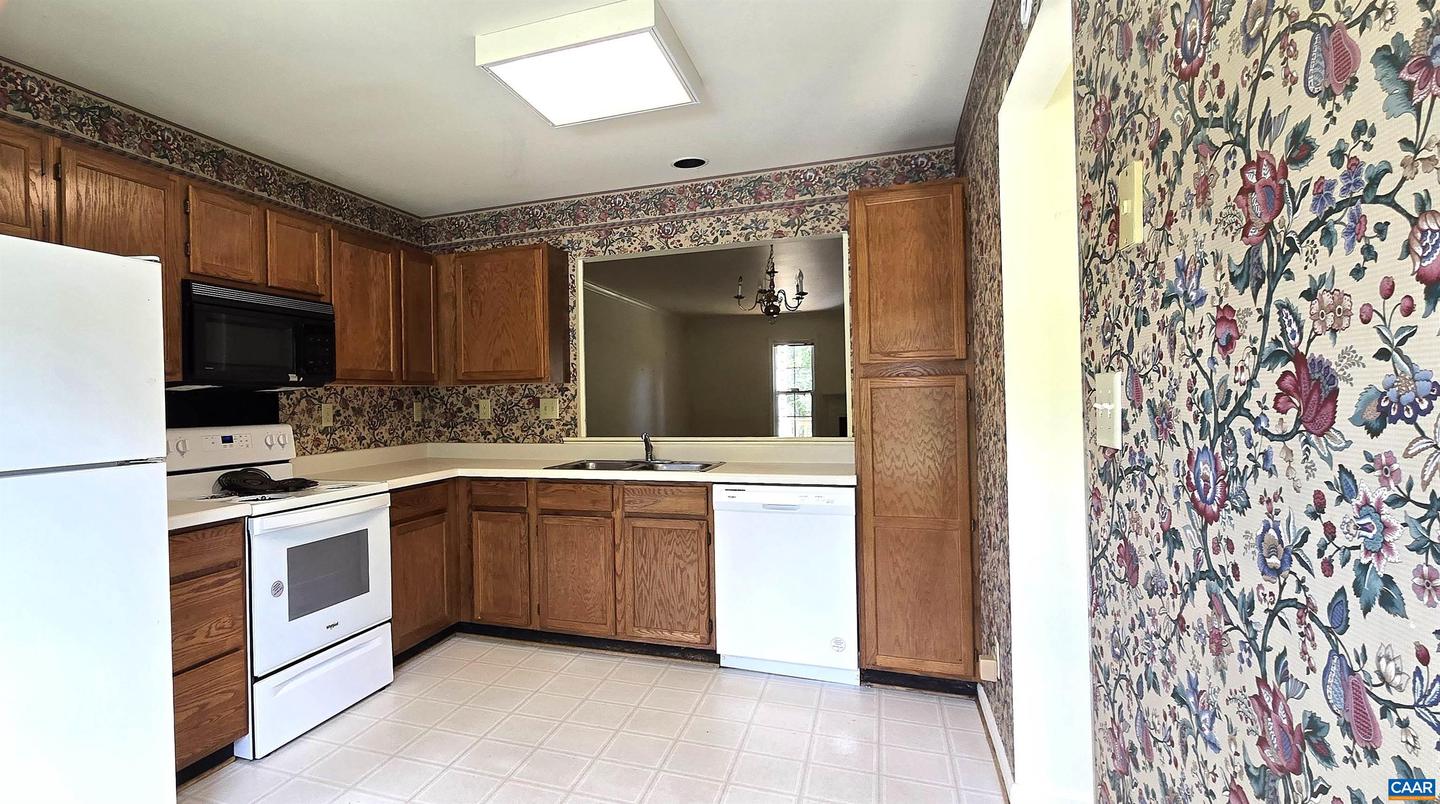 1273 CLIFDEN GREENE, CHARLOTTESVILLE, Virginia 22901, 3 Bedrooms Bedrooms, ,2 BathroomsBathrooms,Residential,For sale,1273 CLIFDEN GREENE,664963 MLS # 664963