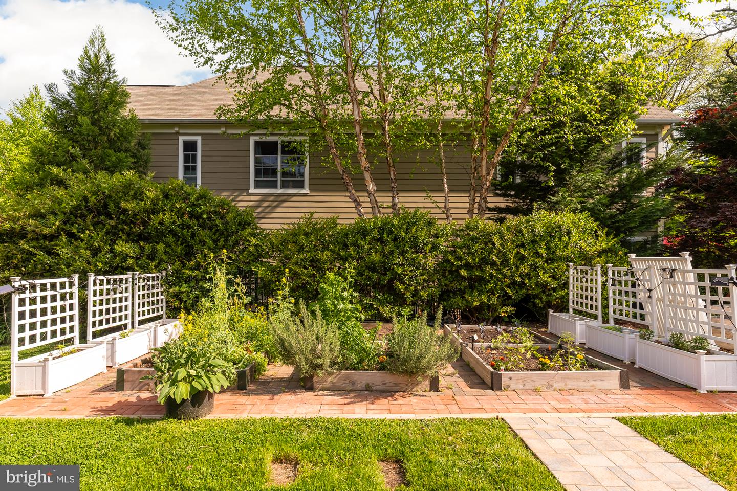 2205 IVOR LN, ALEXANDRIA, Virginia 22304, 4 Bedrooms Bedrooms, ,3 BathroomsBathrooms,Residential,For sale,2205 IVOR LN,VAAX2045728 MLS # VAAX2045728