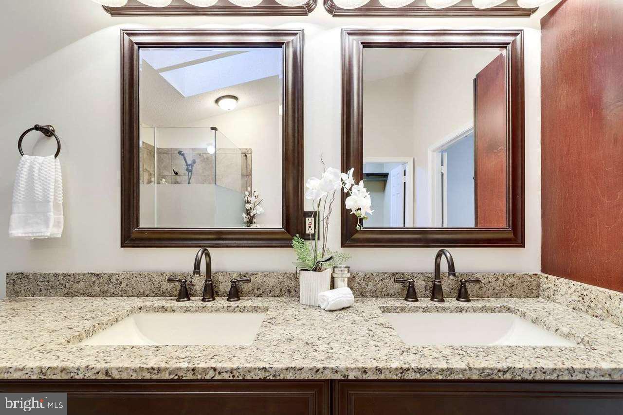 7010 GREEN SPRING LN, ALEXANDRIA, Virginia 22306, 4 Bedrooms Bedrooms, 9 Rooms Rooms,2 BathroomsBathrooms,Residential,For sale,7010 GREEN SPRING LN,VAFX2243206 MLS # VAFX2243206
