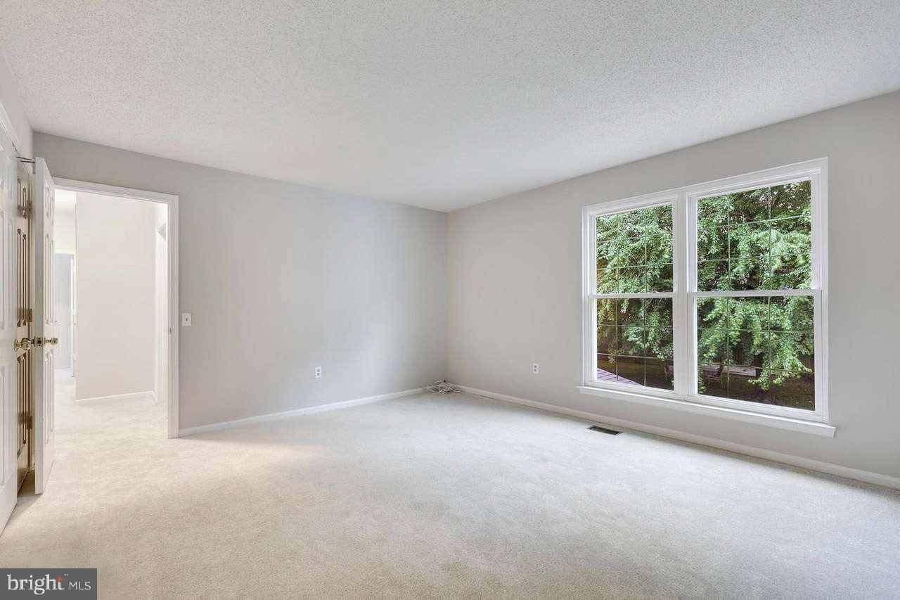 7010 GREEN SPRING LN, ALEXANDRIA, Virginia 22306, 4 Bedrooms Bedrooms, 9 Rooms Rooms,2 BathroomsBathrooms,Residential,For sale,7010 GREEN SPRING LN,VAFX2243206 MLS # VAFX2243206