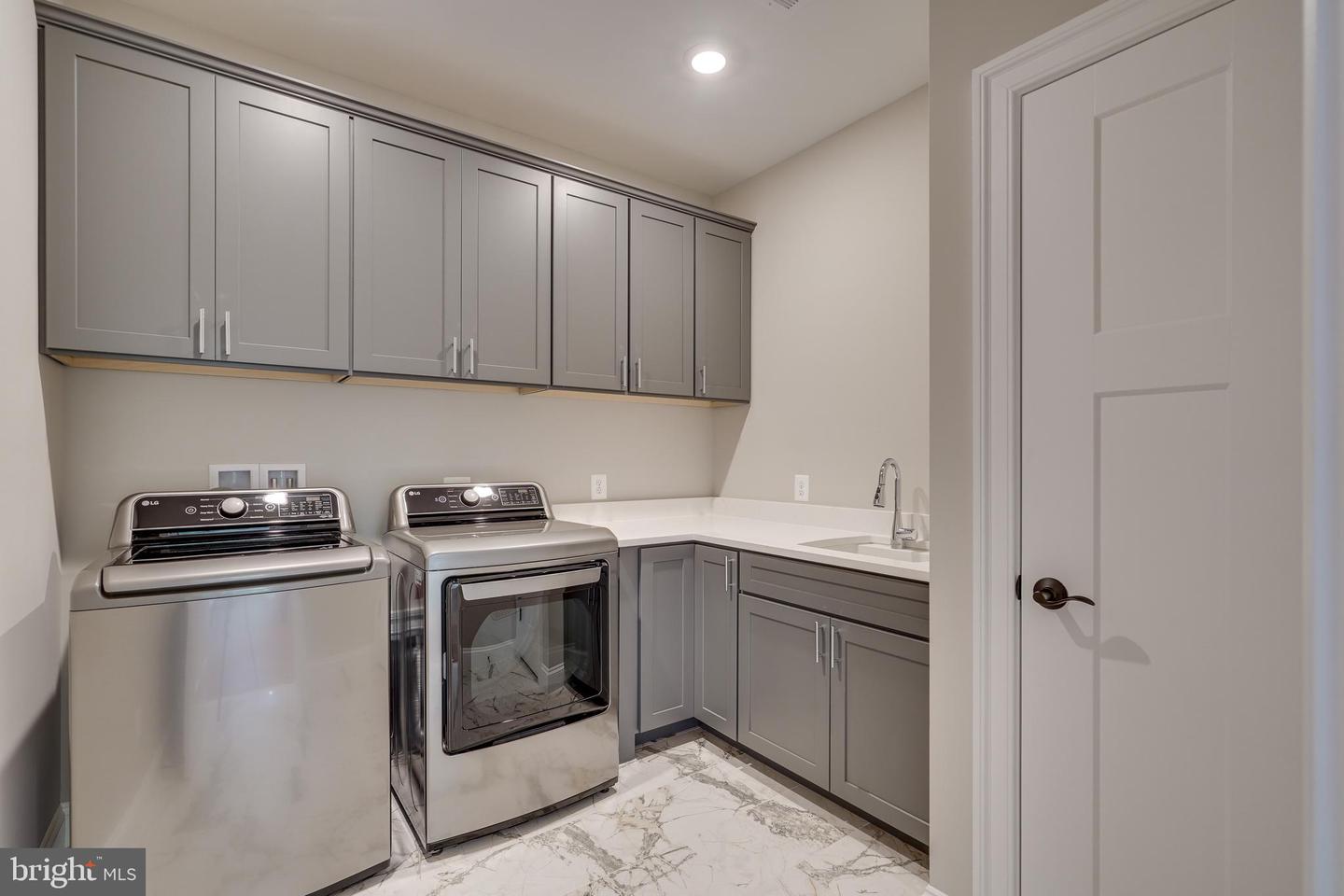 10801 MASON HUNT CT, RESTON, Virginia 20190, 7 Bedrooms Bedrooms, ,6 BathroomsBathrooms,Residential,For sale,10801 MASON HUNT CT,VAFX2242964 MLS # VAFX2242964