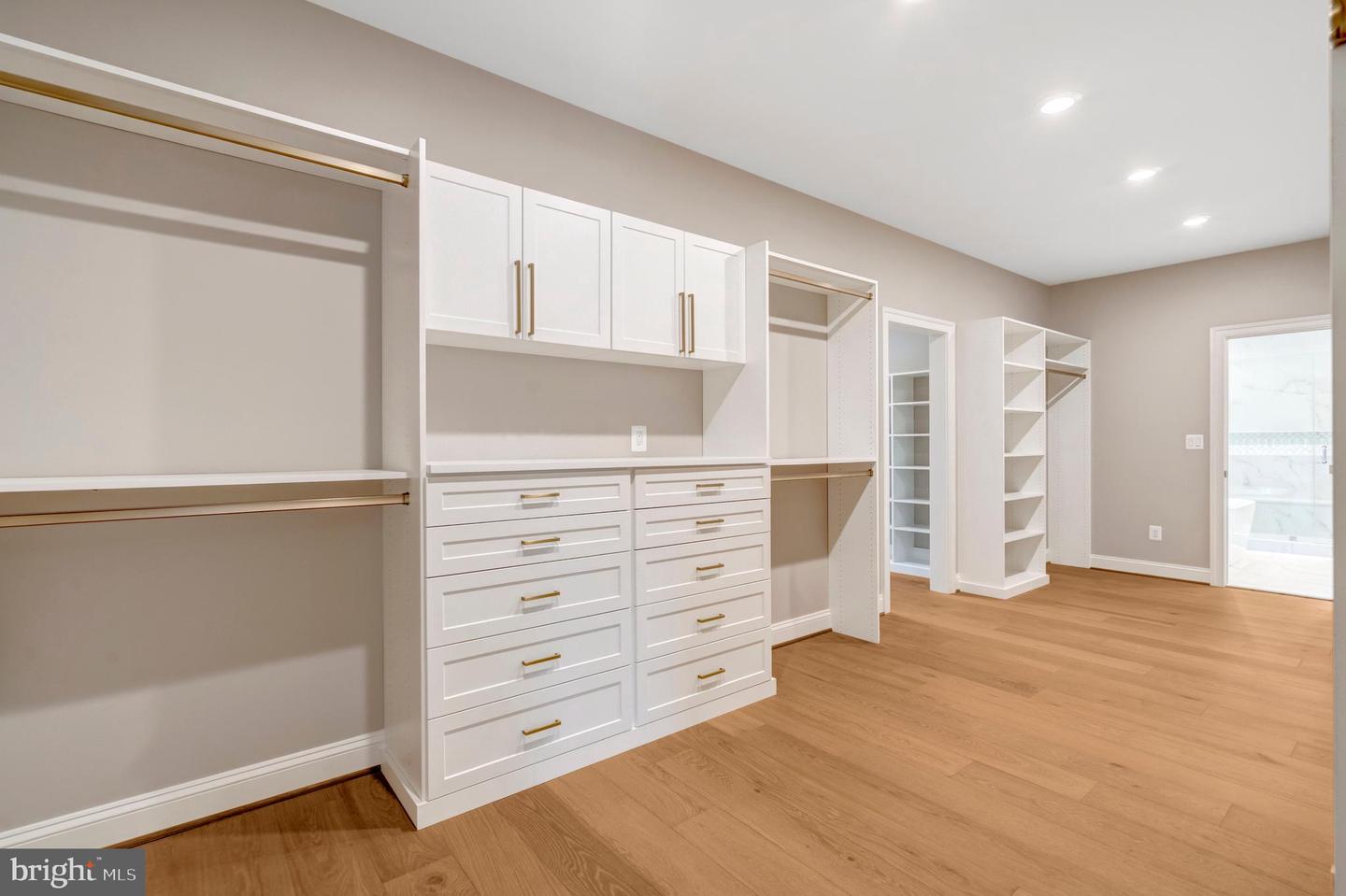 10801 MASON HUNT CT, RESTON, Virginia 20190, 7 Bedrooms Bedrooms, ,6 BathroomsBathrooms,Residential,For sale,10801 MASON HUNT CT,VAFX2242964 MLS # VAFX2242964