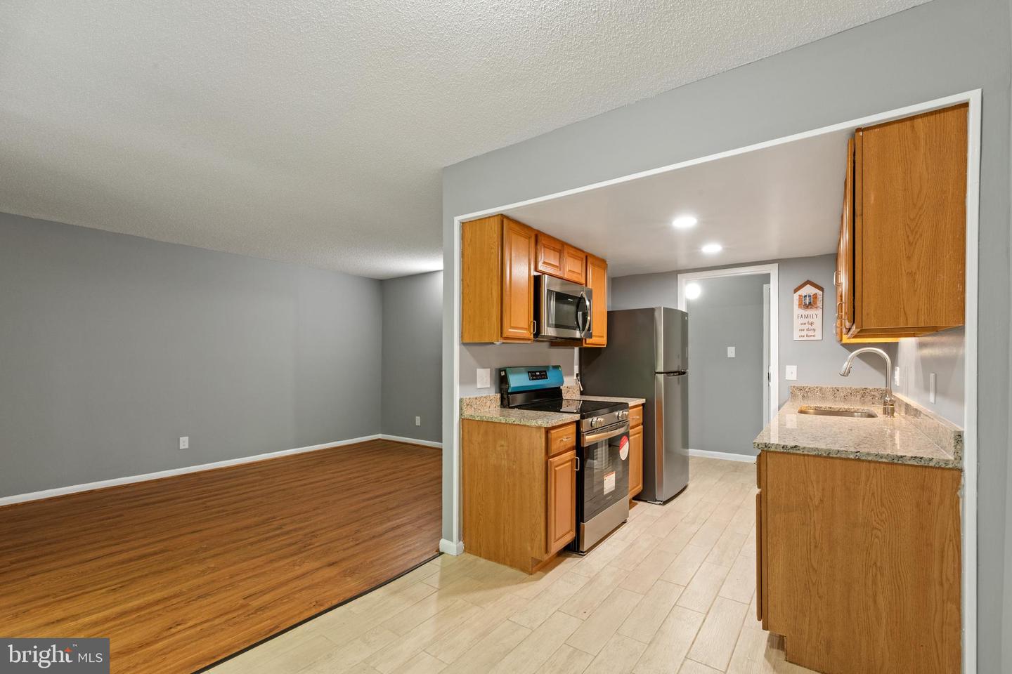 11631 STONEVIEW SQUARE 11631 STONEVIEW SQUARE 12C, RESTON, Virginia 20191, 3 Bedrooms Bedrooms, ,2 BathroomsBathrooms,Residential,For sale,11631 STONEVIEW SQUARE 11631 STONEVIEW SQUARE 12C ,VAFX2230262 MLS # VAFX2230262