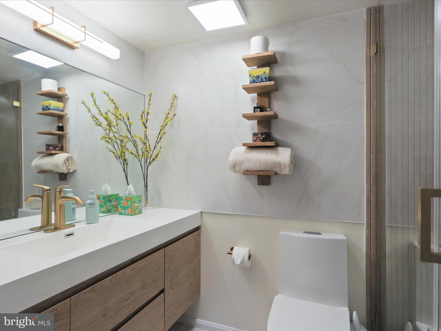 8340 GREENSBORO DR #902, MCLEAN, Virginia 22102, 1 Bedroom Bedrooms, ,1 BathroomBathrooms,Residential,For sale,8340 GREENSBORO DR #902,VAFX2236466 MLS # VAFX2236466