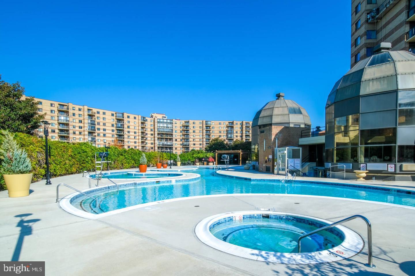 8340 GREENSBORO DR #902, MCLEAN, Virginia 22102, 1 Bedroom Bedrooms, ,1 BathroomBathrooms,Residential,For sale,8340 GREENSBORO DR #902,VAFX2236466 MLS # VAFX2236466