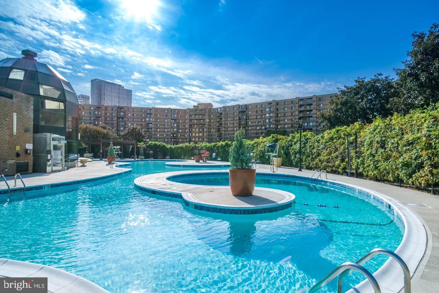 8340 GREENSBORO DR #902, MCLEAN, Virginia 22102, 1 Bedroom Bedrooms, ,1 BathroomBathrooms,Residential,For sale,8340 GREENSBORO DR #902,VAFX2236466 MLS # VAFX2236466