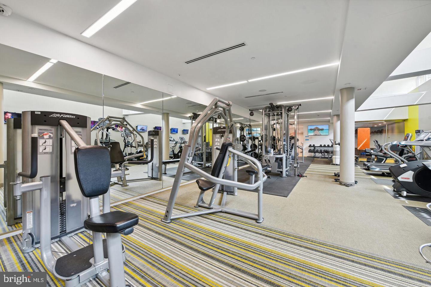 8340 GREENSBORO DR #902, MCLEAN, Virginia 22102, 1 Bedroom Bedrooms, ,1 BathroomBathrooms,Residential,For sale,8340 GREENSBORO DR #902,VAFX2236466 MLS # VAFX2236466