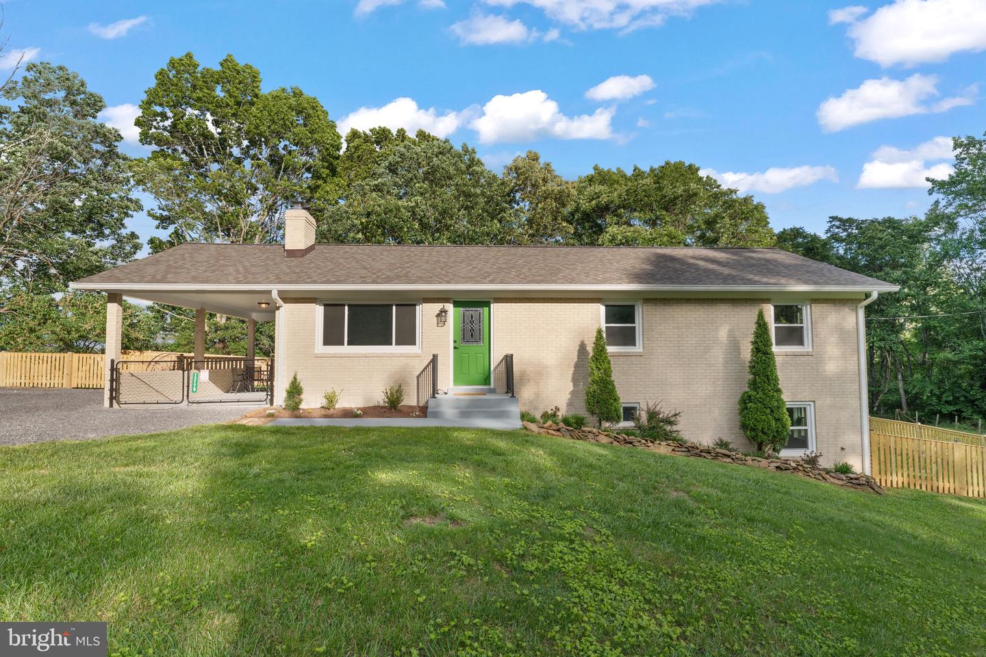 13179 SCOTTS MILL RD, CULPEPER, Virginia 22701, 3 Bedrooms Bedrooms, 8 Rooms Rooms,3 BathroomsBathrooms,Residential,For sale,13179 SCOTTS MILL RD,VACU2010430 MLS # VACU2010430