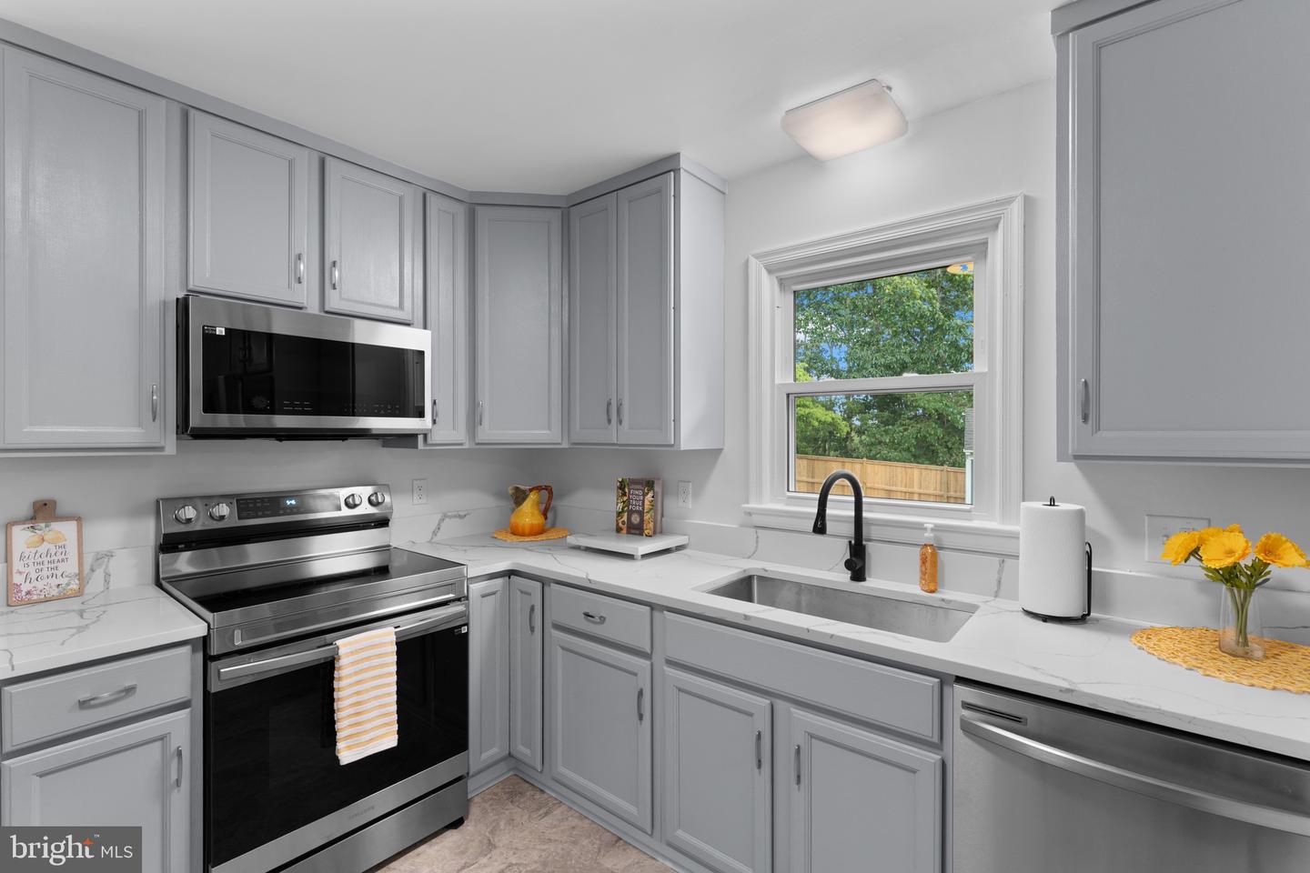13179 SCOTTS MILL RD, CULPEPER, Virginia 22701, 3 Bedrooms Bedrooms, 8 Rooms Rooms,3 BathroomsBathrooms,Residential,For sale,13179 SCOTTS MILL RD,VACU2010430 MLS # VACU2010430