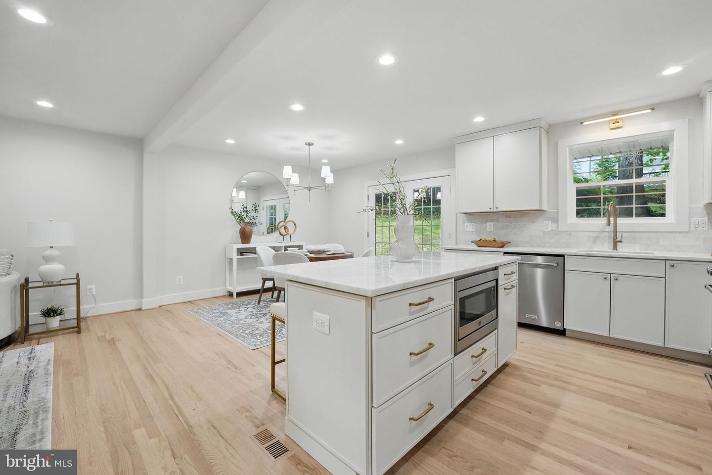 8700 ROSEDALE LN, ANNANDALE, Virginia 22003, 4 Bedrooms Bedrooms, ,3 BathroomsBathrooms,Residential,For sale,8700 ROSEDALE LN,VAFX2238918 MLS # VAFX2238918