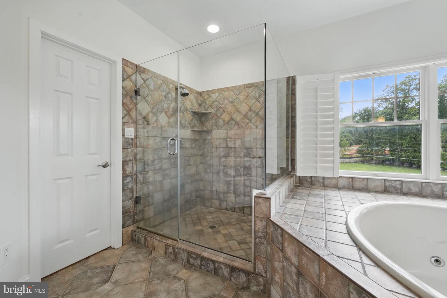 9058 JEFFERY RD, GREAT FALLS, Virginia 22066, 6 Bedrooms Bedrooms, ,4 BathroomsBathrooms,Residential,For sale,9058 JEFFERY RD,VAFX2240286 MLS # VAFX2240286