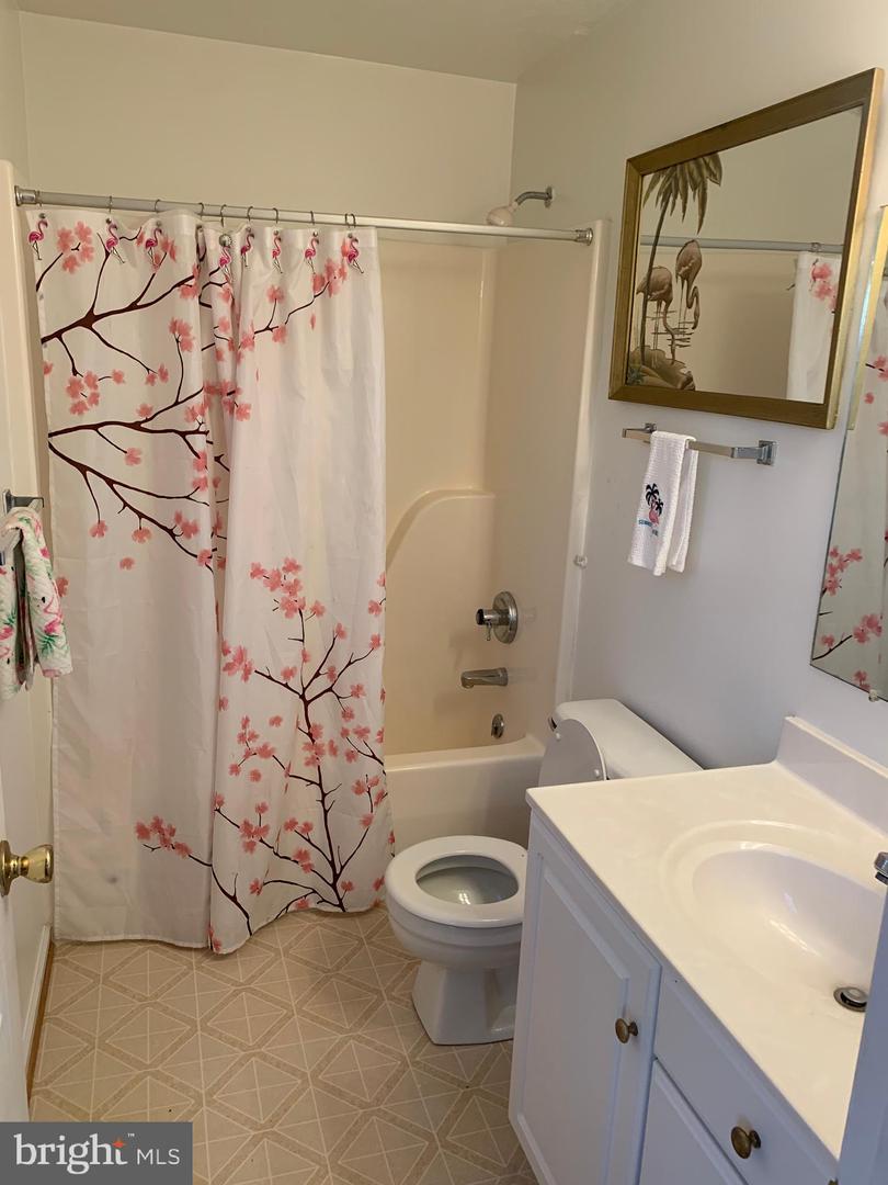 1170 HISEY AVE, WOODSTOCK, Virginia 22664, 3 Bedrooms Bedrooms, ,2 BathroomsBathrooms,Residential,For sale,1170 HISEY AVE,VASH2011422 MLS # VASH2011422