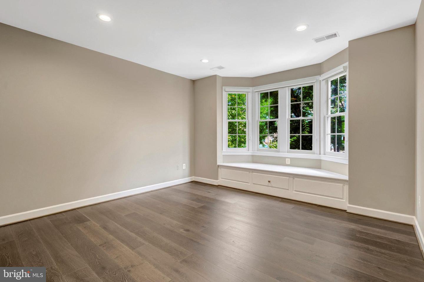 12723 LADY SOMERSET LN, FAIRFAX, Virginia 22033, 4 Bedrooms Bedrooms, ,3 BathroomsBathrooms,Residential,For sale,12723 LADY SOMERSET LN,VAFX2241410 MLS # VAFX2241410
