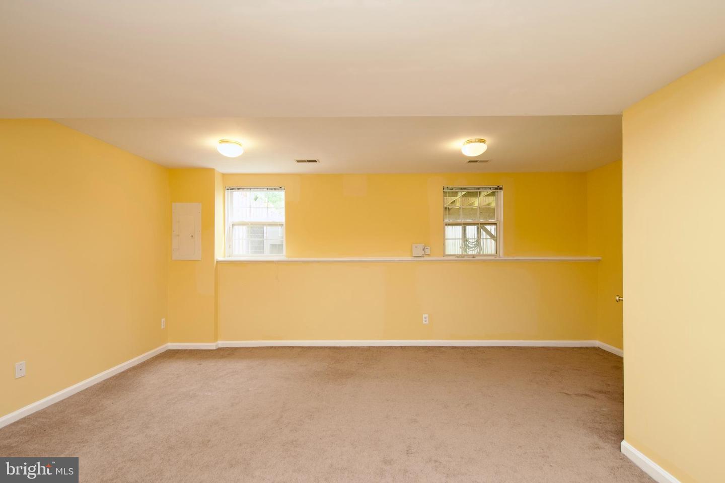 10305 BUTTERNUT CIR, MANASSAS, Virginia 20110, 3 Bedrooms Bedrooms, ,3 BathroomsBathrooms,Residential,For sale,10305 BUTTERNUT CIR,VAMN2008360 MLS # VAMN2008360