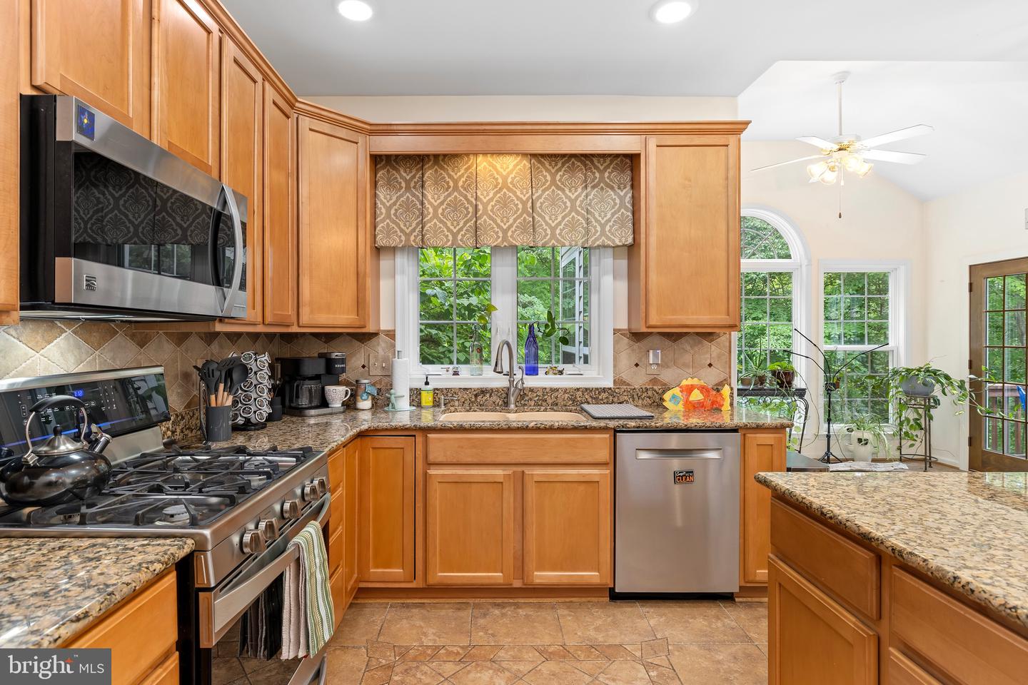 10 RIVER FARM, FREDERICKSBURG, Virginia 22405, 5 Bedrooms Bedrooms, ,2 BathroomsBathrooms,Residential,For sale,10 RIVER FARM,VAST2039048 MLS # VAST2039048