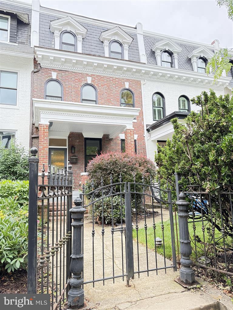 40 BRYANT ST NW, WASHINGTON, District Of Columbia 20001, 5 Bedrooms Bedrooms, ,3 BathroomsBathrooms,Residential,For sale,40 BRYANT ST NW,DCDC2202188 MLS # DCDC2202188