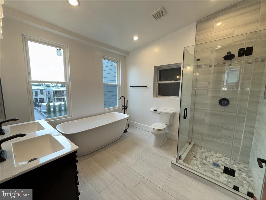 40 BRYANT ST NW, WASHINGTON, District Of Columbia 20001, 5 Bedrooms Bedrooms, ,3 BathroomsBathrooms,Residential,For sale,40 BRYANT ST NW,DCDC2202188 MLS # DCDC2202188