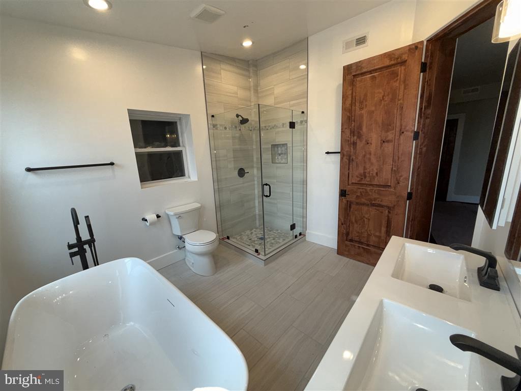 40 BRYANT ST NW, WASHINGTON, District Of Columbia 20001, 5 Bedrooms Bedrooms, ,3 BathroomsBathrooms,Residential,For sale,40 BRYANT ST NW,DCDC2202188 MLS # DCDC2202188
