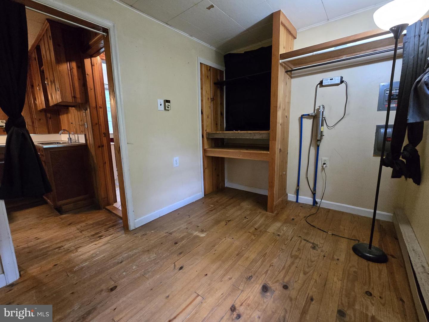 305 RACCOON DR, WINCHESTER, Virginia 22602, 1 Bedroom Bedrooms, 3 Rooms Rooms,1 BathroomBathrooms,Residential,For sale,305 RACCOON DR,VAFV2034402 MLS # VAFV2034402