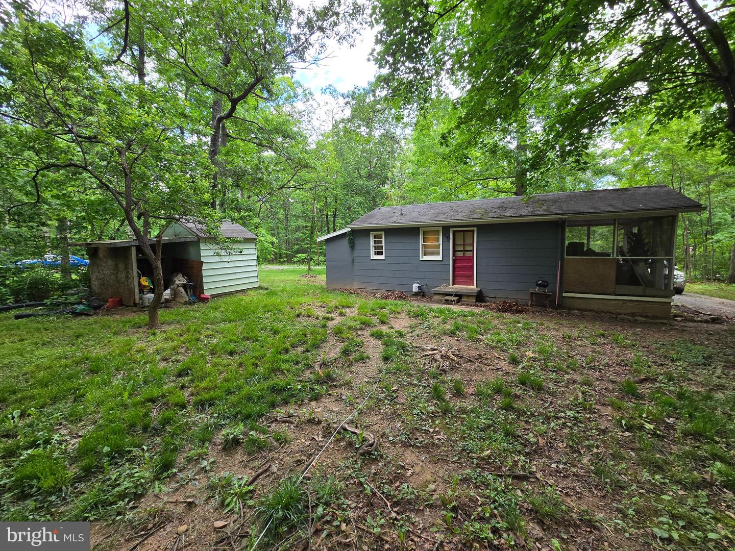 305 RACCOON DR, WINCHESTER, Virginia 22602, 1 Bedroom Bedrooms, 3 Rooms Rooms,1 BathroomBathrooms,Residential,For sale,305 RACCOON DR,VAFV2034402 MLS # VAFV2034402