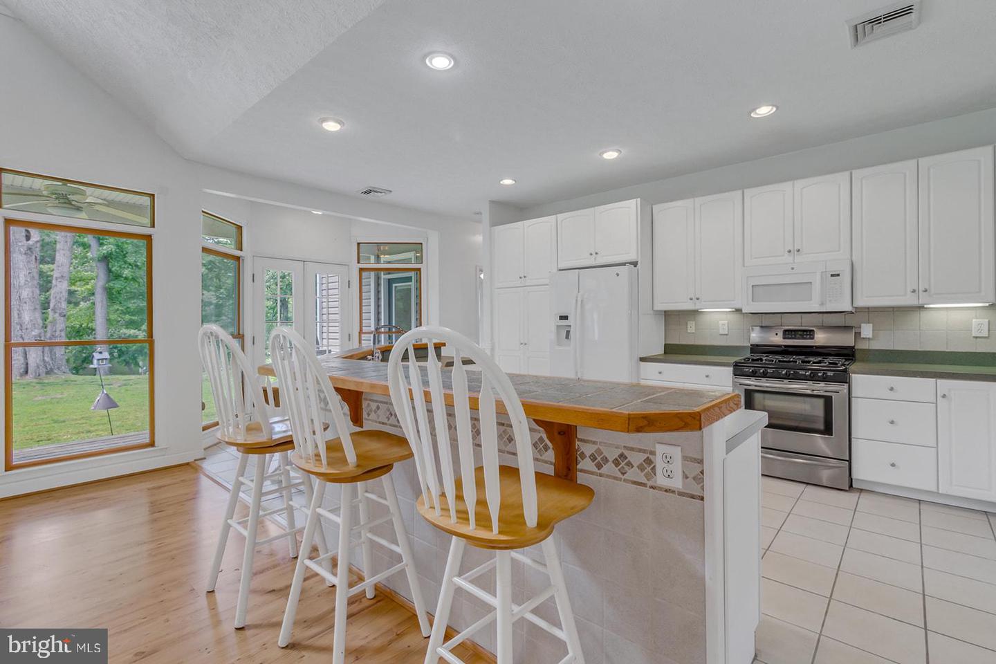 387 HARBOR DR, REEDVILLE, Virginia 22539, 3 Bedrooms Bedrooms, 8 Rooms Rooms,3 BathroomsBathrooms,Residential,For sale,387 HARBOR DR,VANV2001626 MLS # VANV2001626