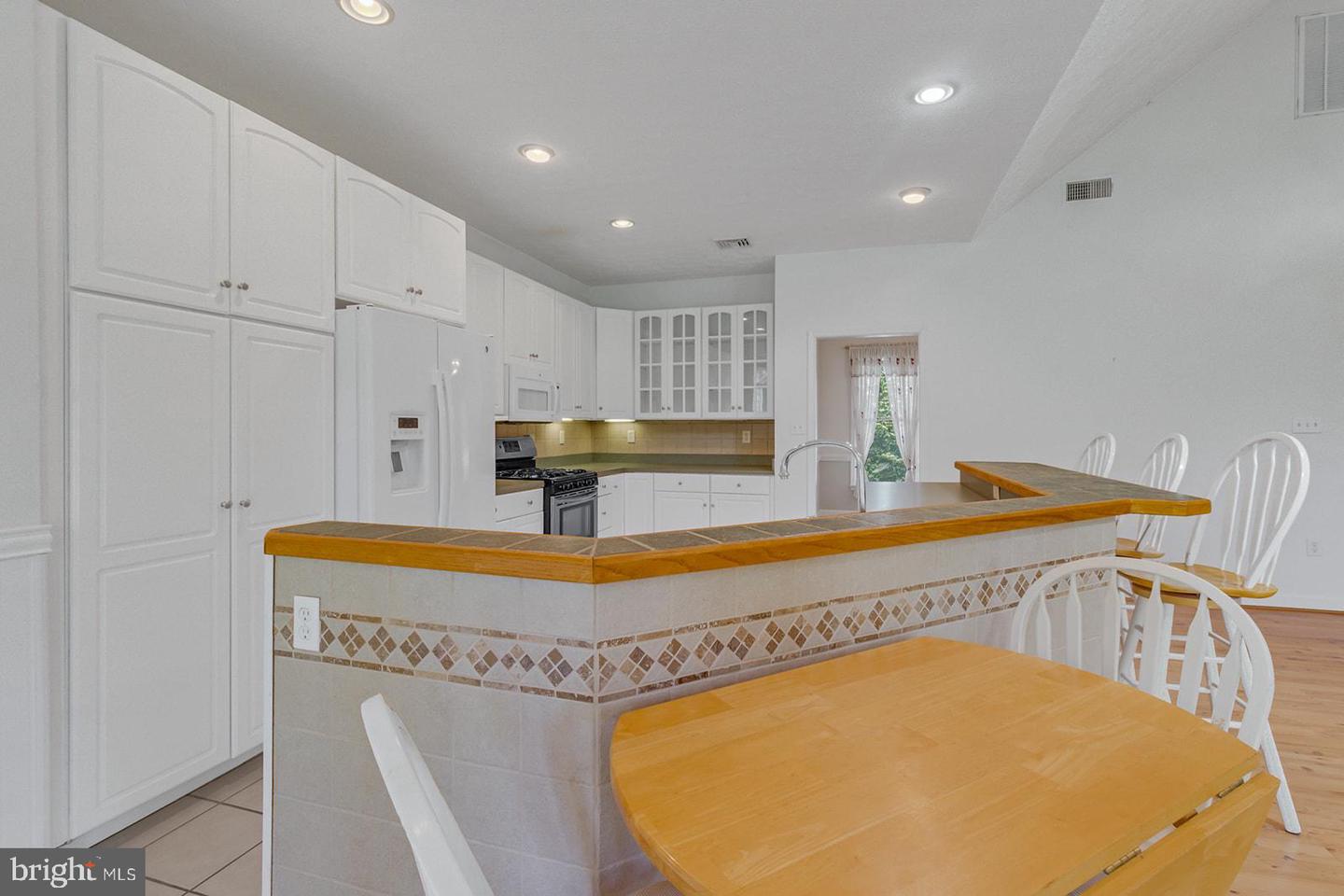 387 HARBOR DR, REEDVILLE, Virginia 22539, 3 Bedrooms Bedrooms, 8 Rooms Rooms,3 BathroomsBathrooms,Residential,For sale,387 HARBOR DR,VANV2001626 MLS # VANV2001626
