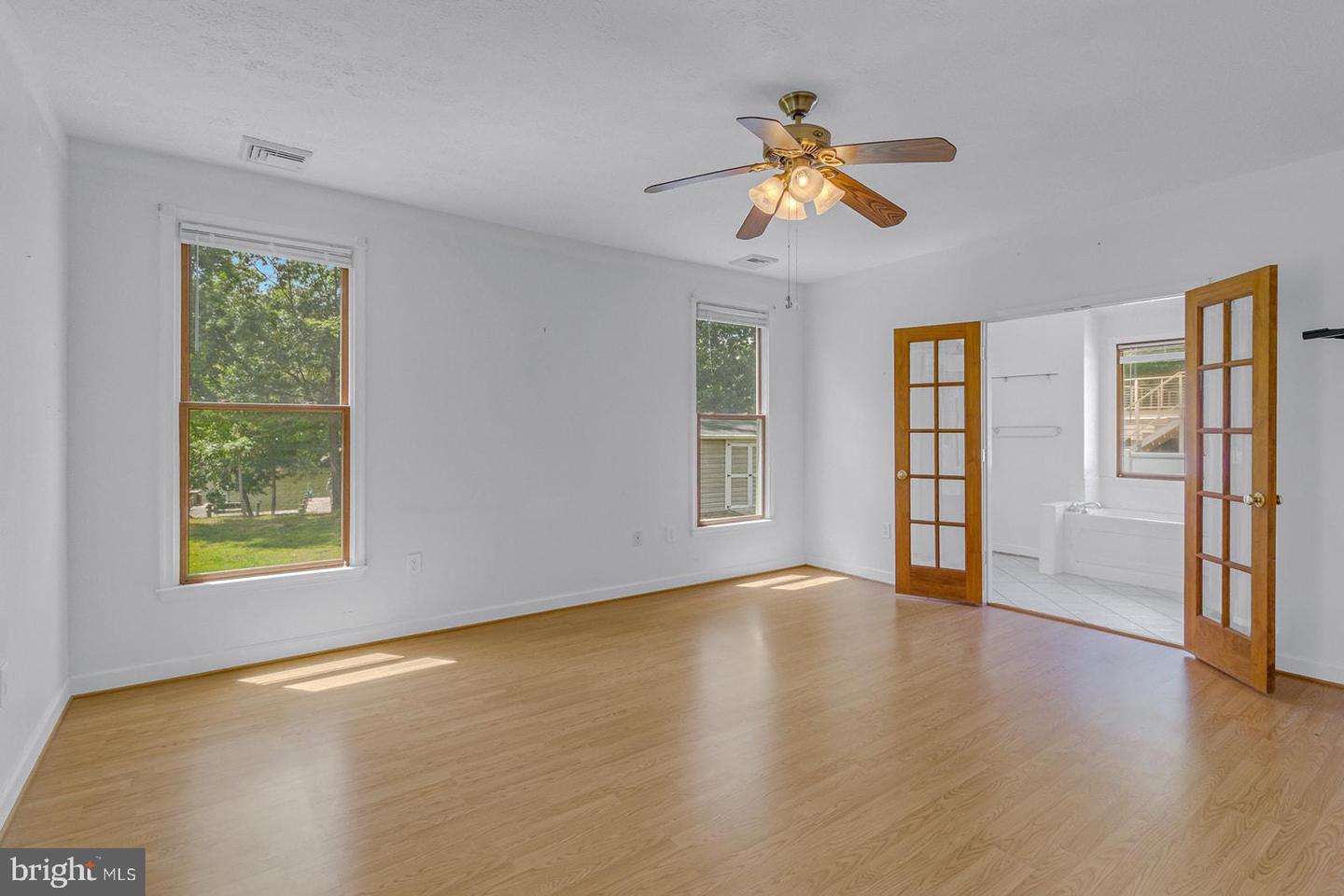 387 HARBOR DR, REEDVILLE, Virginia 22539, 3 Bedrooms Bedrooms, 8 Rooms Rooms,3 BathroomsBathrooms,Residential,For sale,387 HARBOR DR,VANV2001626 MLS # VANV2001626